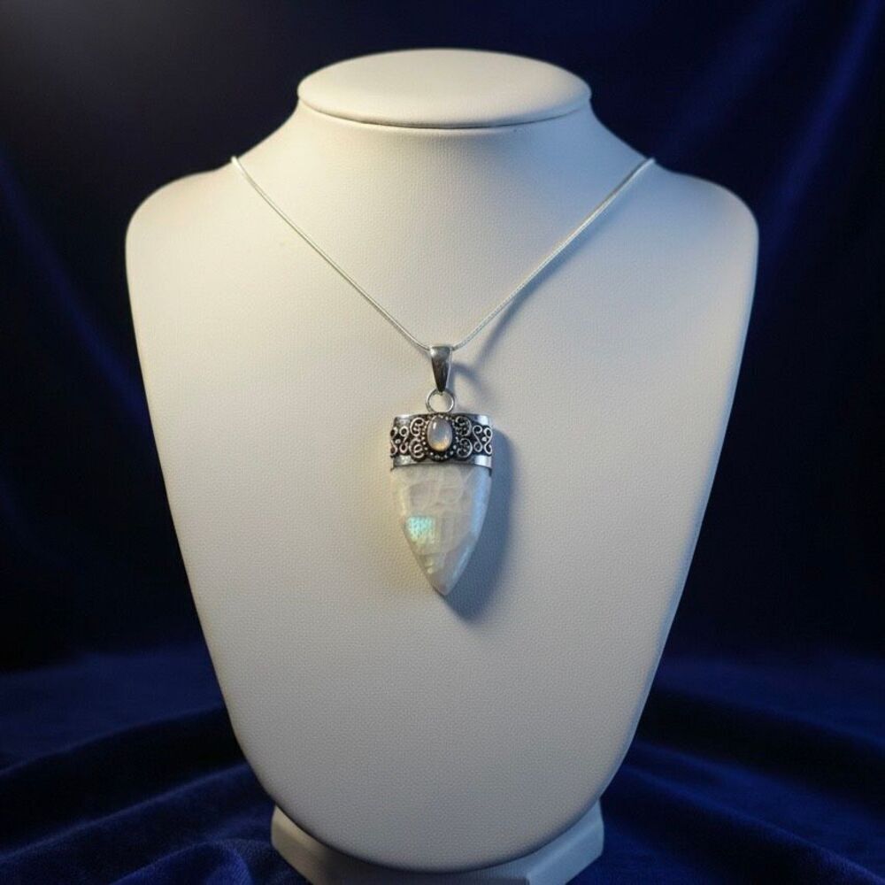 Natural Moonstone Pendant Necklace Silver Shield Boho Jewelry Gift New - Picture 3 of 6